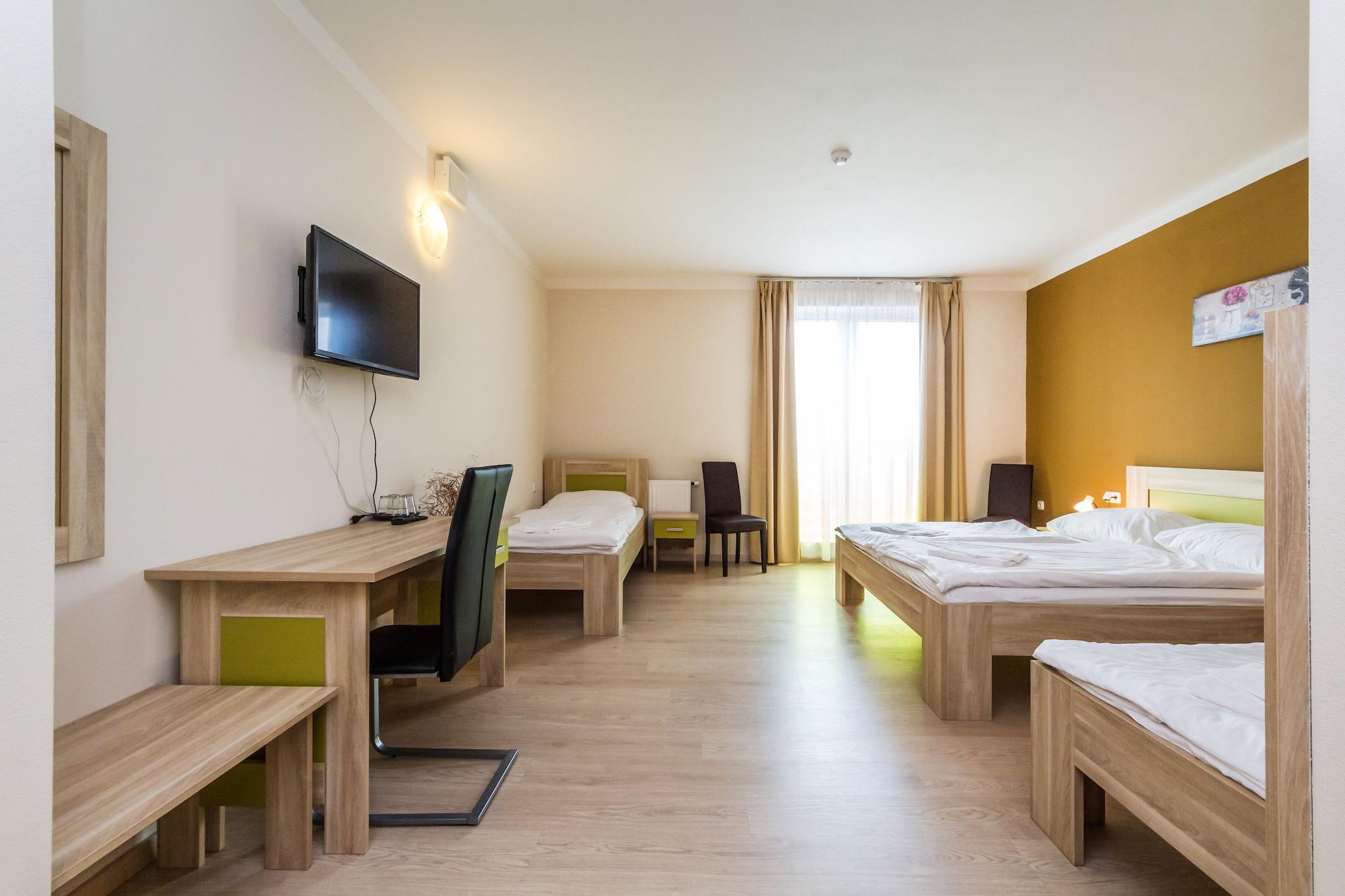 Nad Kralovnou & Restaurant Hotel Prag