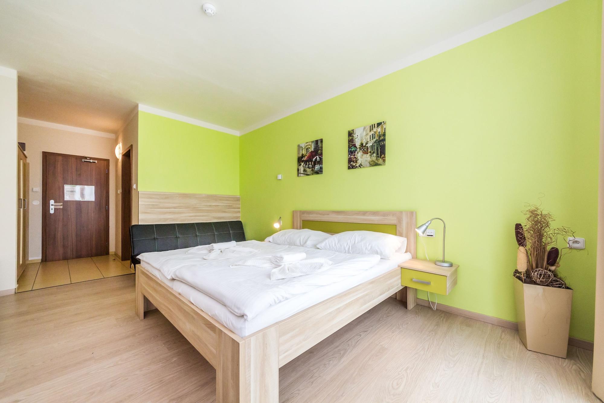 Nad Kralovnou & Restaurant Hotel Prag