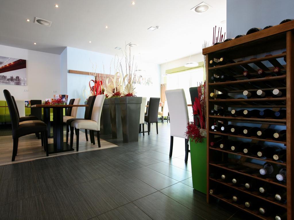 Nad Kralovnou & Restaurant Hotel Prag
