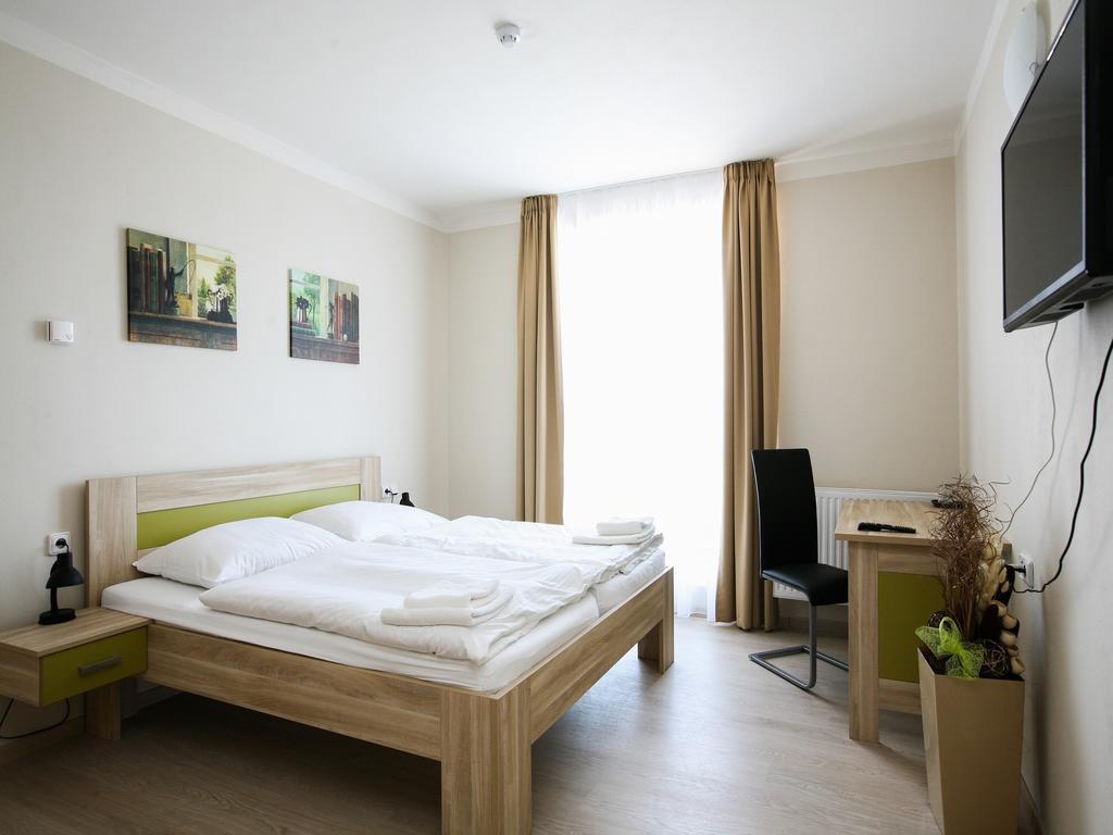 Hotel Nad Kralovnou & Restaurant Prag